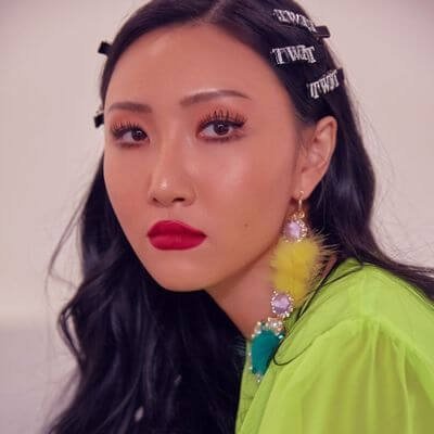 Hwasa makeup