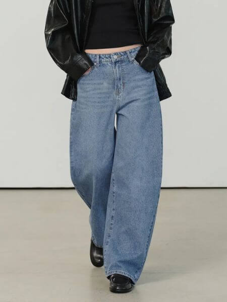 Musinsa Standard Women - Women's Curved Denim Pants (Light Indigo)