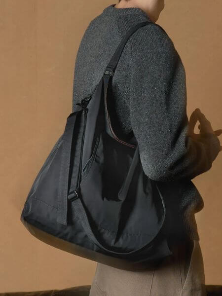 SSRL - Essential 2-Way Shoulder Bag (Black)